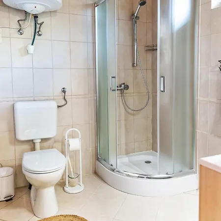 Angelika Vendeghaz Apartment Dinnyes